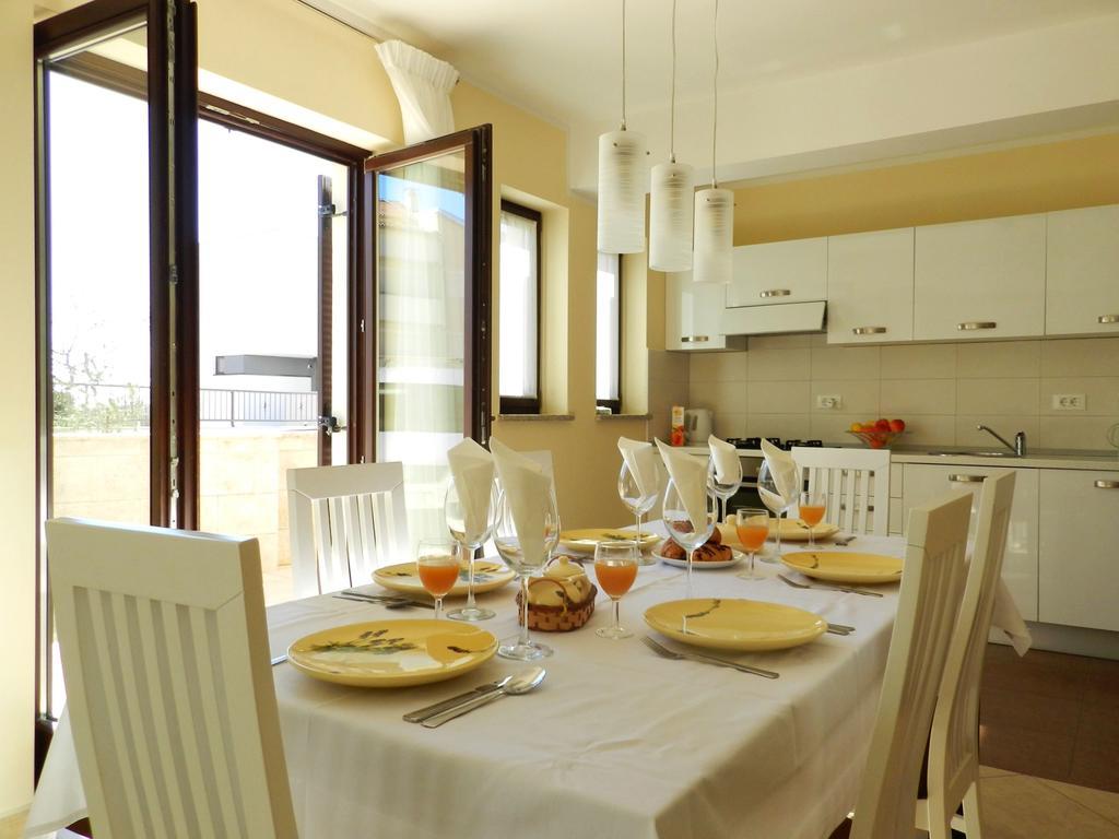 Maslina Apartment Premantura Exterior foto